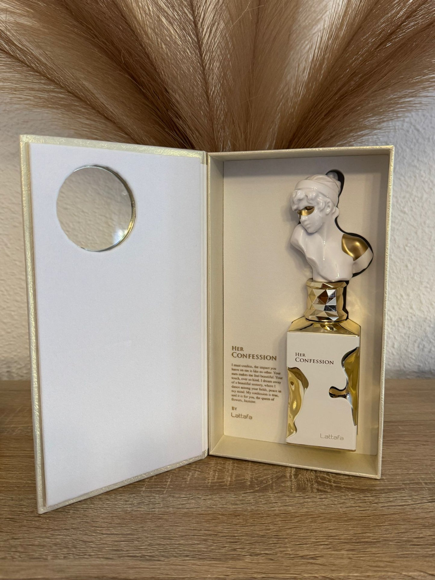 Her Confession – Lattafa (Mujer)  Eau de Parfum – 100 ml